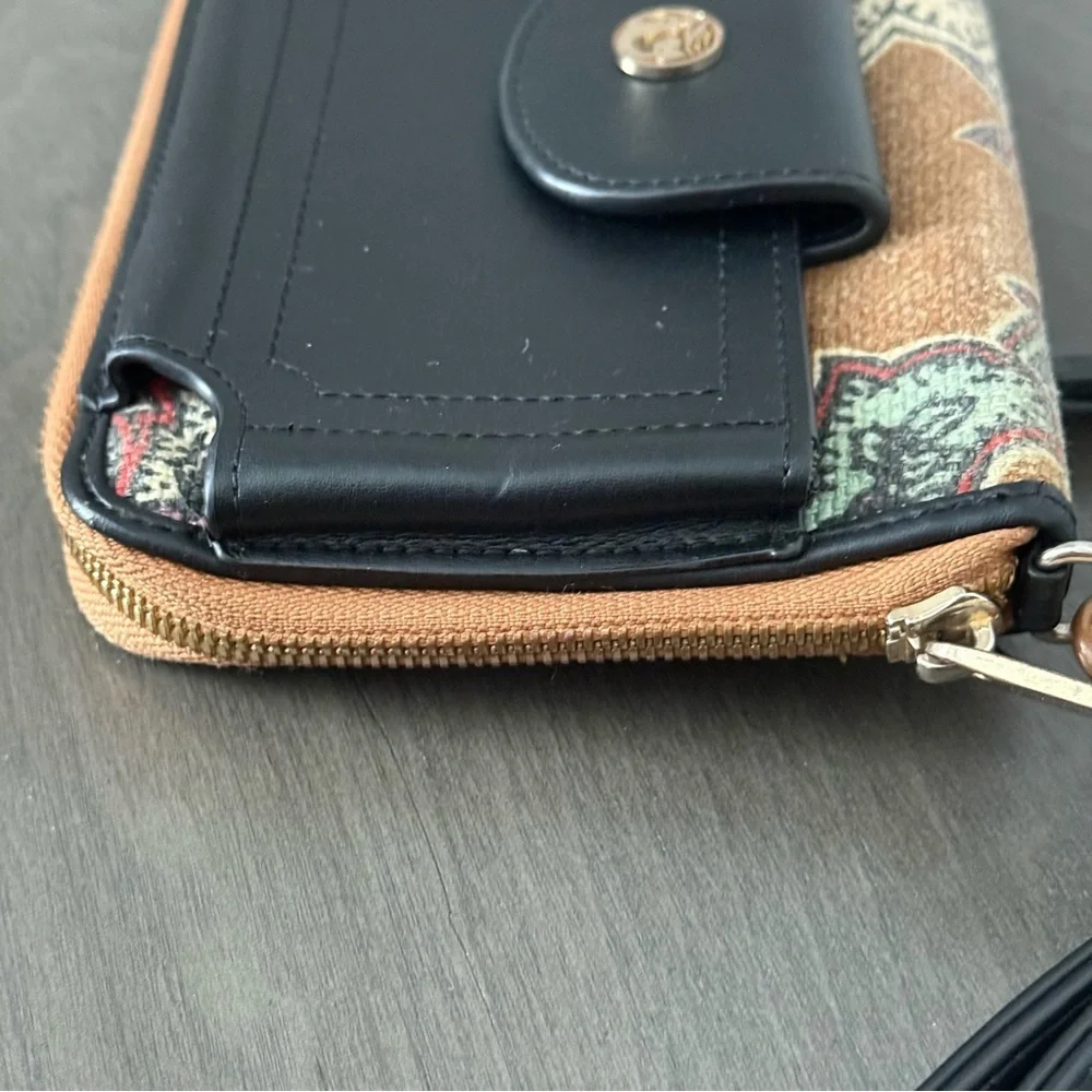 Spartina Black and Brown Women's Wristlet Wallet Cellphone Pocket